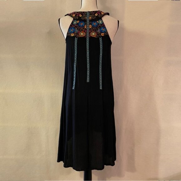 Kyla Seo black floral embroidered sleeveless crepe halter high low hem dress - Picture 4 of 12